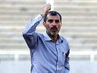 حمله دوباره مایلی کهن به دایی و وکیلش