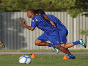 قرارداد دسوزا با استقلال فسخ شد
