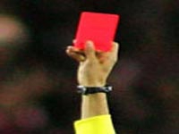 اخراج بازیکن قطر در شروع نیمه دوم