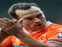 لیورپول چارلی آدام را به خدمت گرفت