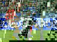 دروازهبان نووارا دچار شکستگی هولناکی شد