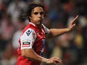 نونوگومژ به بلکبرن پیوست