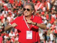 مربی پرتغالی پرسپولیس را ورشکسته می‌کند