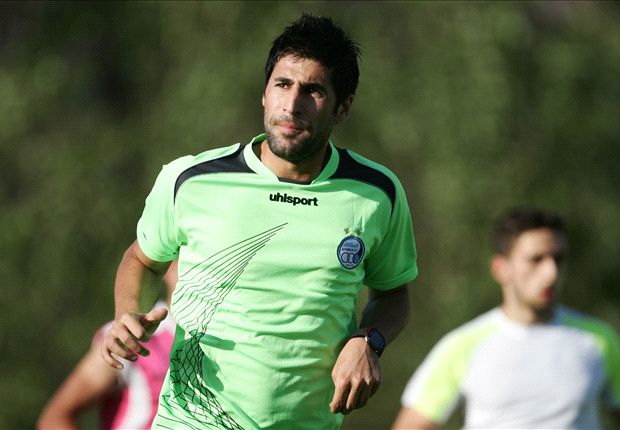 بیک‌زاده ساعت 15 در دفتر نظری