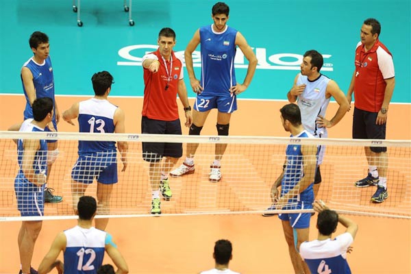 ایران با تمام قوا تمرین کرد