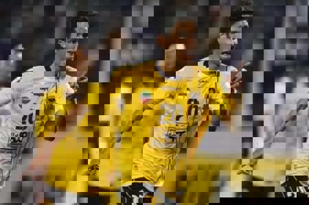 نقش پر رنگ شریفی در قهرمانی سپاهان