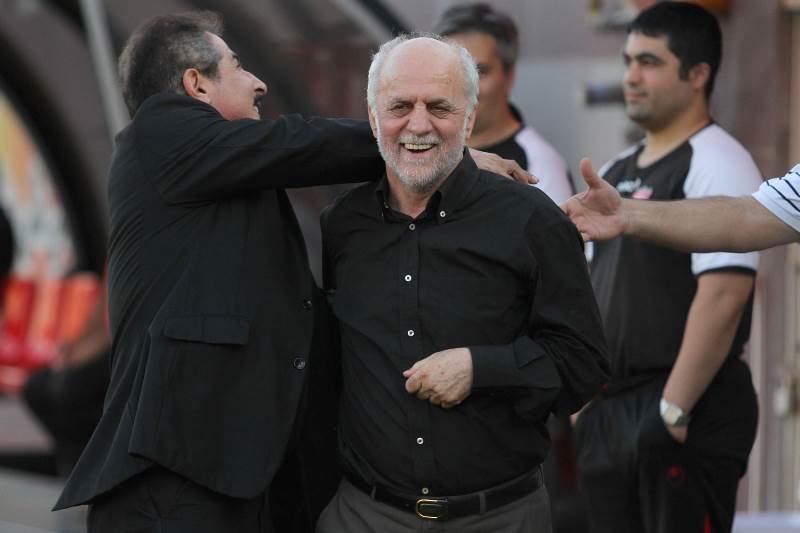 خوردبین: کارشکنی‌ها شروع شد