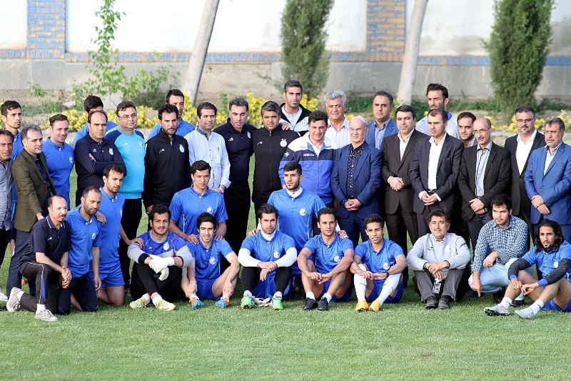 گزینه اصلی سرمربیگری استقلال خارجی است