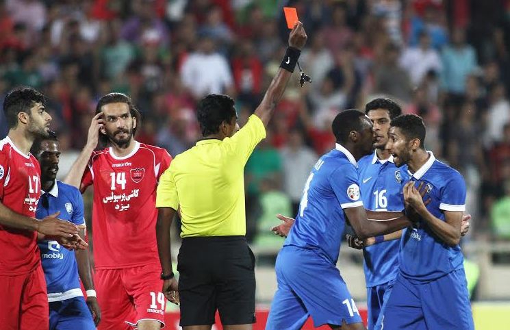 حمایت الهلالیها از زننده گل به خودی