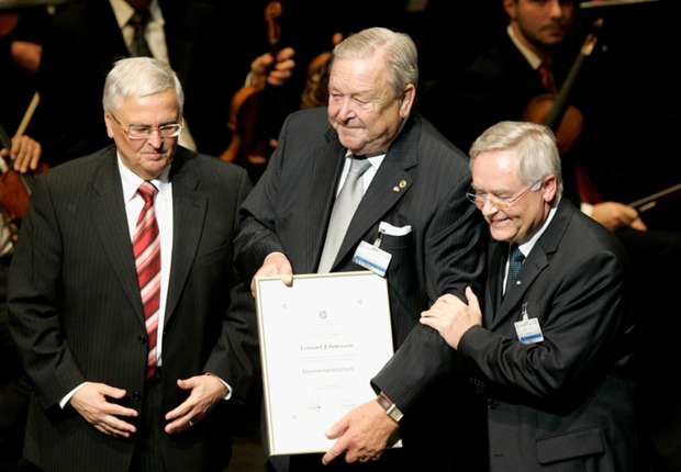 میزبانی جام جهانی 2018 باید به انگلیس داده شود