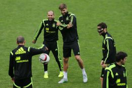 هو شدن دوباره پیکه در تمرین تیم ملی اسپانیا