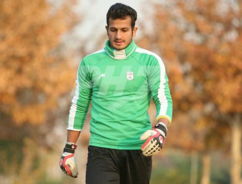 توافق دروازهبان تراکتور با استقلال خوزستان