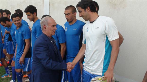 حضور افشارزاده در تمرین استقلال