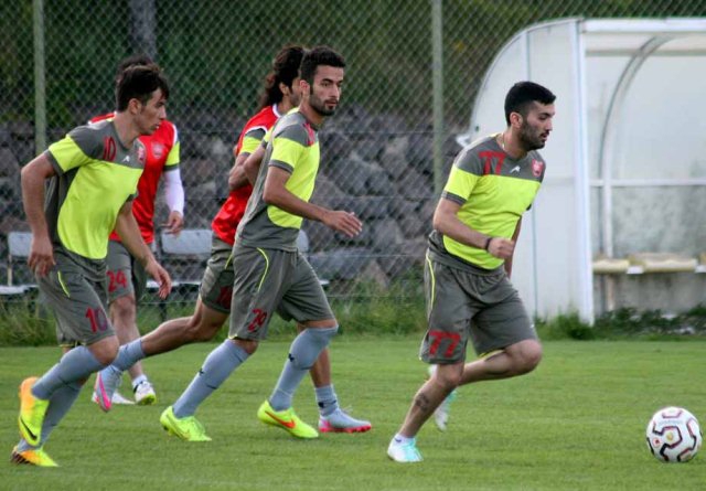 پرسپولیس 17 بازی ملی دارد!