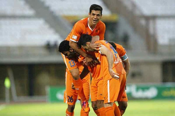 ١١ نارنجی پوش اصلی فصل ٩٤ -٩٥