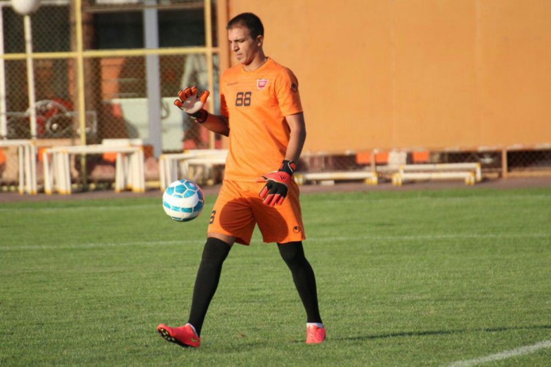 ایمان صادقی مرد بدشانس فولادشهر