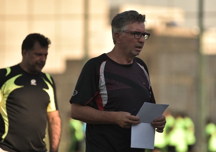 میاچ: دایی می‌تواند خارج از ایران مربیگری کند