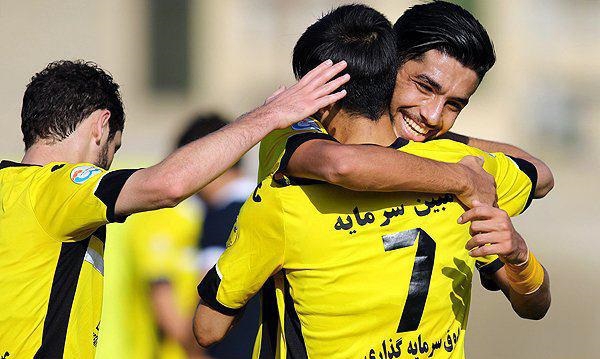 همه سپاهانیها پشت کاپیتان پاپی