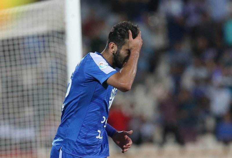 حاج محمدی بازی استقلال را از دست داد