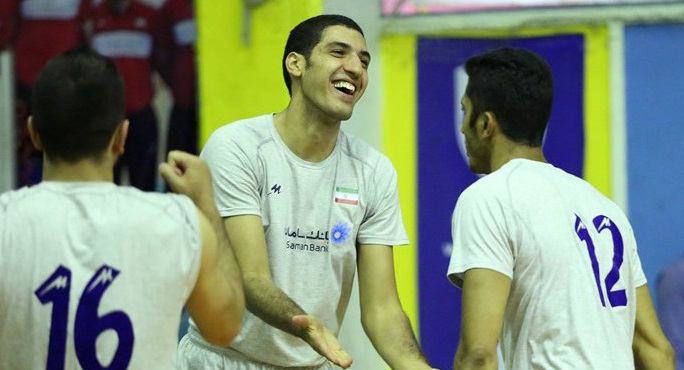 معنوی نژاد به پیکان رسید