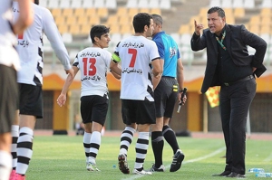 دست خالی دایی مقابل پدیده