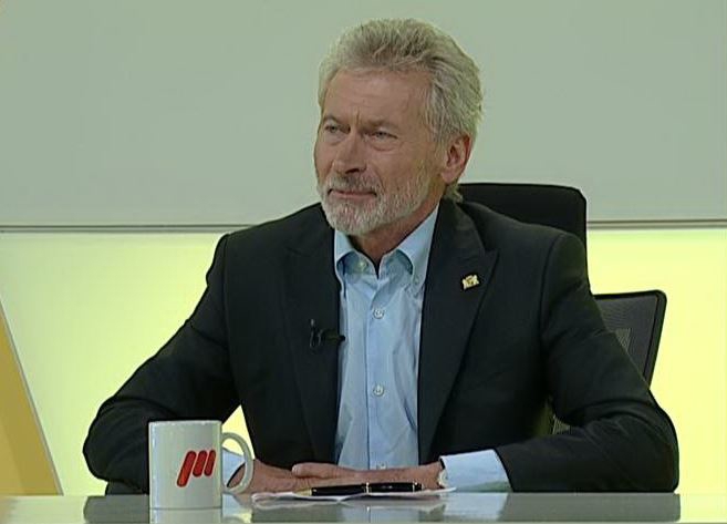 اسطوره بایرن: توپ طلا را هرسال به مسی بدهید