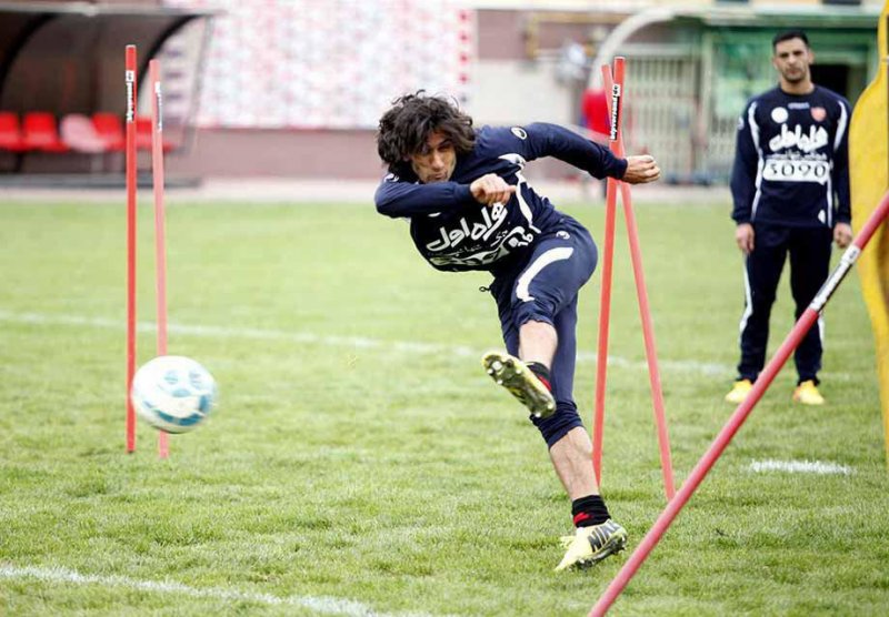 خالقیفر در پرسپولیس ماند