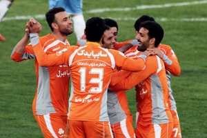 سایپا 2 – ملوان 1؛ سایپا زد و برد