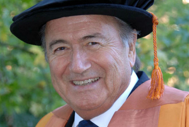 دانشگاه لستر دکترای افتخاری بلاتر را پس گرفت