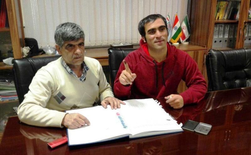 کیانی: فرقی نمی‌کند بازوبند را ببندم یا نه