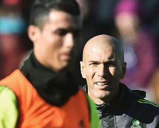 ویدال:زیدان‌را‌دوست‌دارم‌ولی‌امیدوارم‌موفق‌نباشد