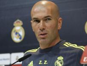 زیدان: رونالدو به هیچ عنوان فروشی نیست