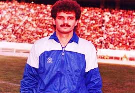 هوادران یاد رضا احدی را زنده نگه داشتند