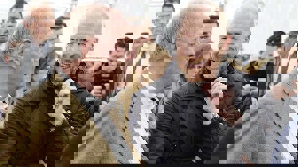 1097866