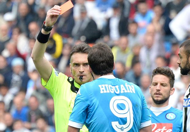 محرومیت سنگین برای گونزالو هیگواین