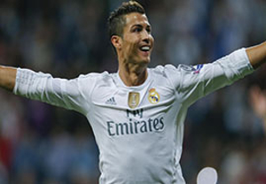 رونالدو بیشتر مواقع برای خودش بازی می کند