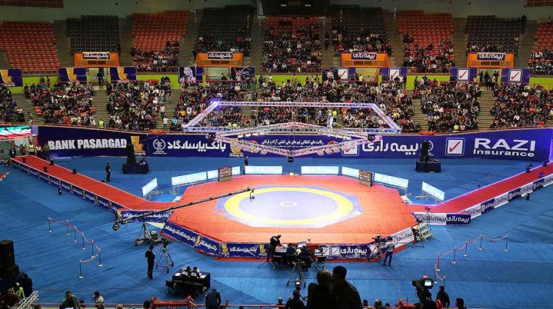 هادی: خادم ظاهر و باطنش یکی نیست