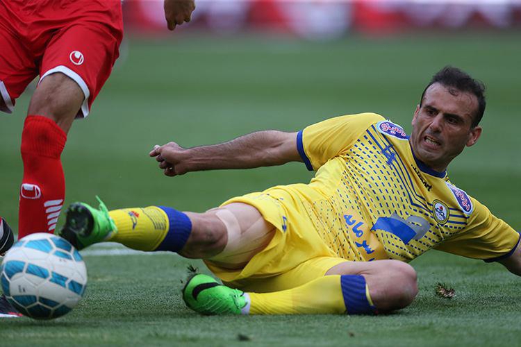 حسینی چهارمین خرید فصل قرمزها