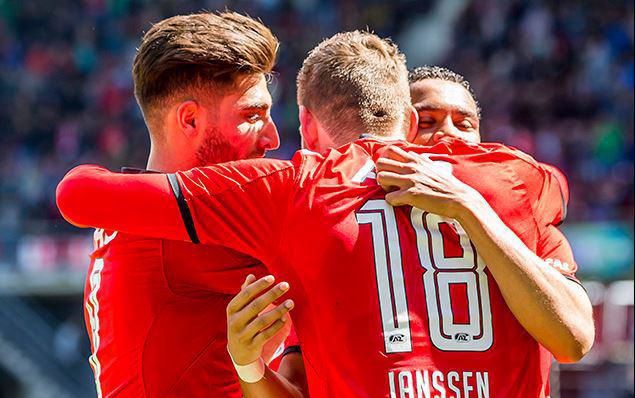 پاس های جهانبخش یانسن را منچستری کرد