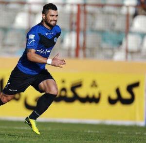 چرا مهاجم گلگهر به استقلالیها 7 نشان داد؟