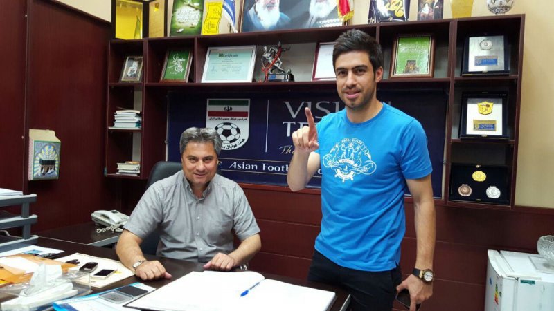 ثبت قرارداد خسرو حیدری در هیات فوتبال