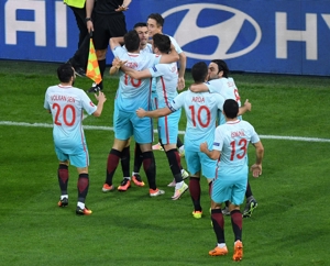 ترکیه 2-0 جمهوری چک؛ بازگشت به زندگی