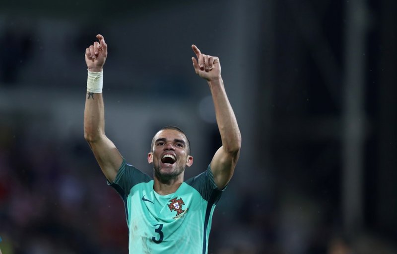 وضعیت مبهم په په برای حضور مقابل ولز