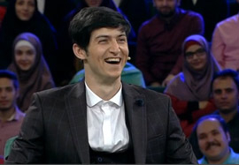 آزمون: شاید با روحانی درباره فوتبال حرف نزنم