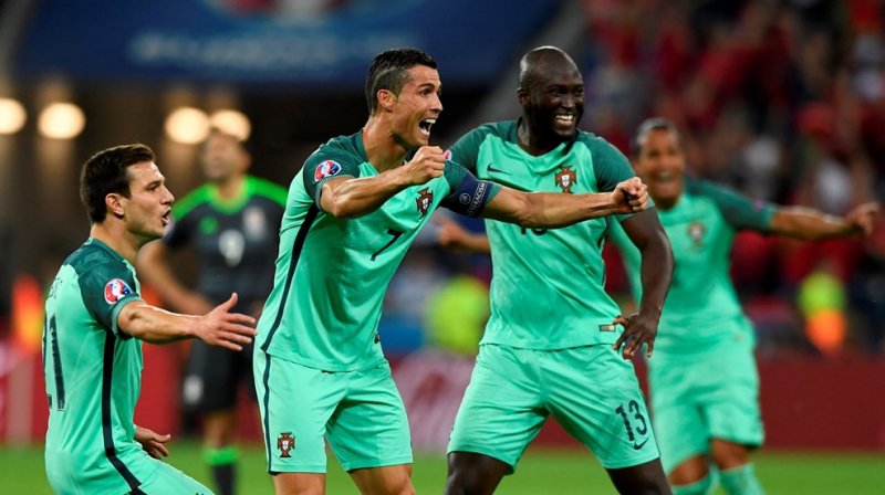 پرتغال 2-0 ولز؛ کریس، مچ بیل را خواباند