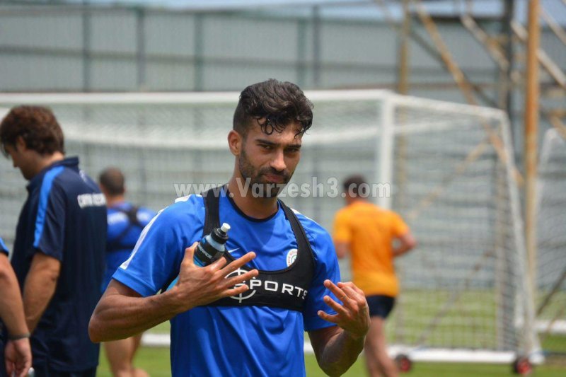 شهبازی: رضائیان بازیکن آزاد است