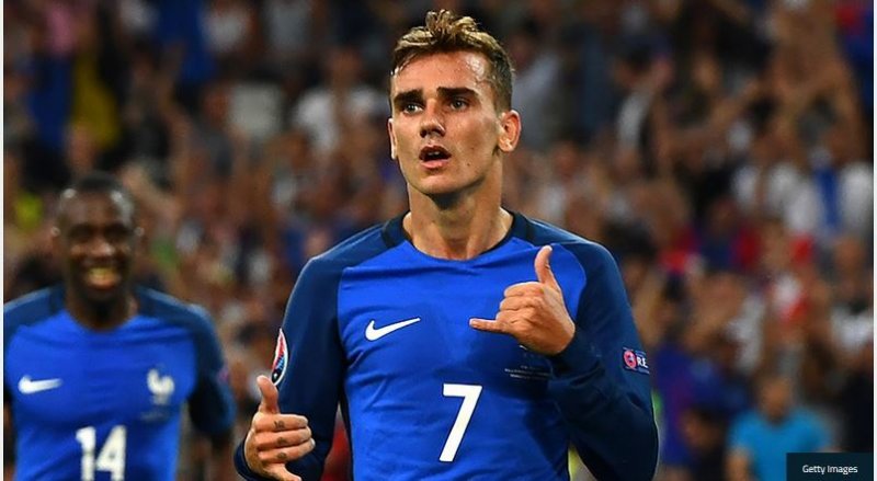 گریزمان: رونالدو قطعا توپ طلا را کسب میکند