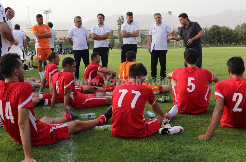 دیدار شاگردان قلعه‌نویی با تراکتور نوین