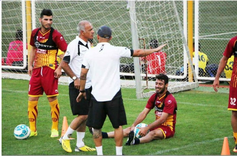 هافبک برزیلی سپاهان رسید