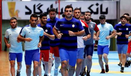 فرنگیکاران فردا صبح وارد تهران می شوند